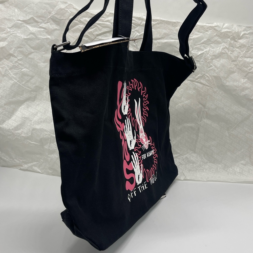 Vans Campus Tote Bag Black/Pink Snap closure With Inside Pocket VN000HE9BLK
NWT - Picture 16 of 16